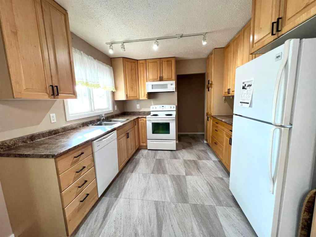 MLS® A2262799 - 5417 52 Street  in Sparling Camrose, Residential