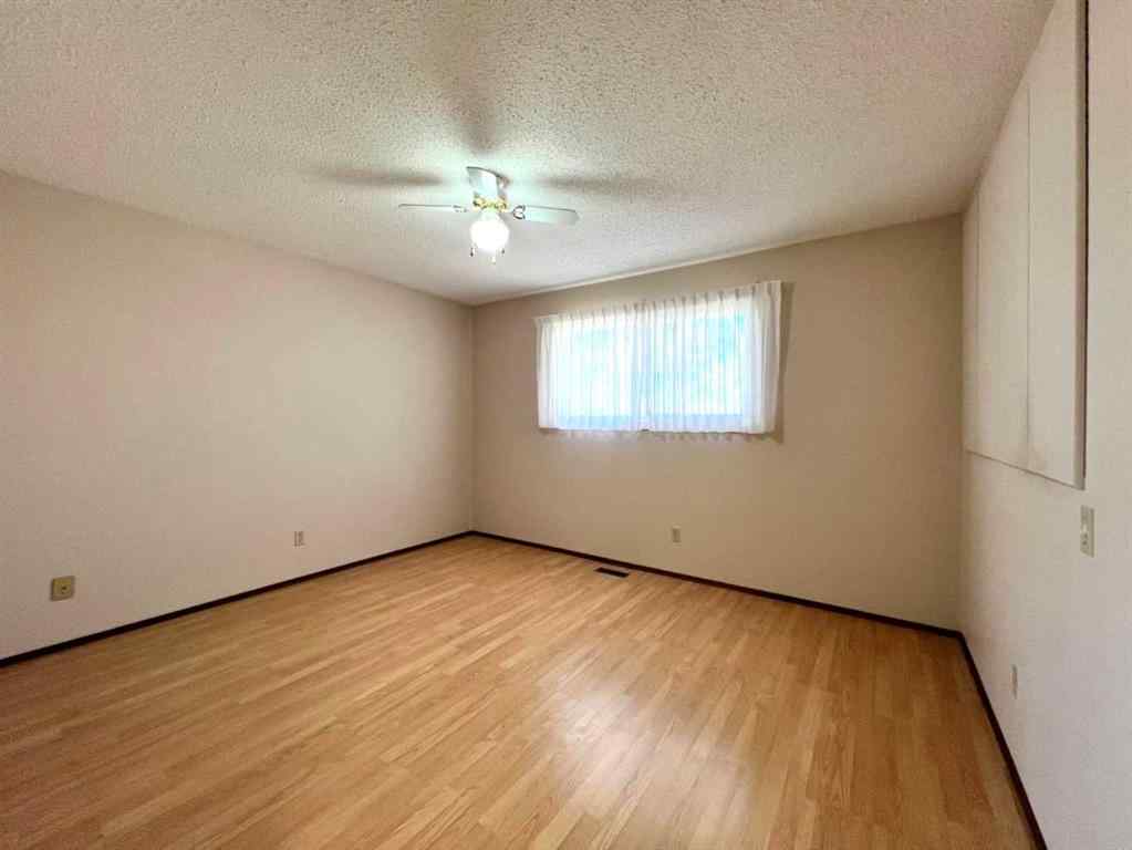 MLS® A2262799 - 5417 52 Street  in Sparling Camrose, Residential