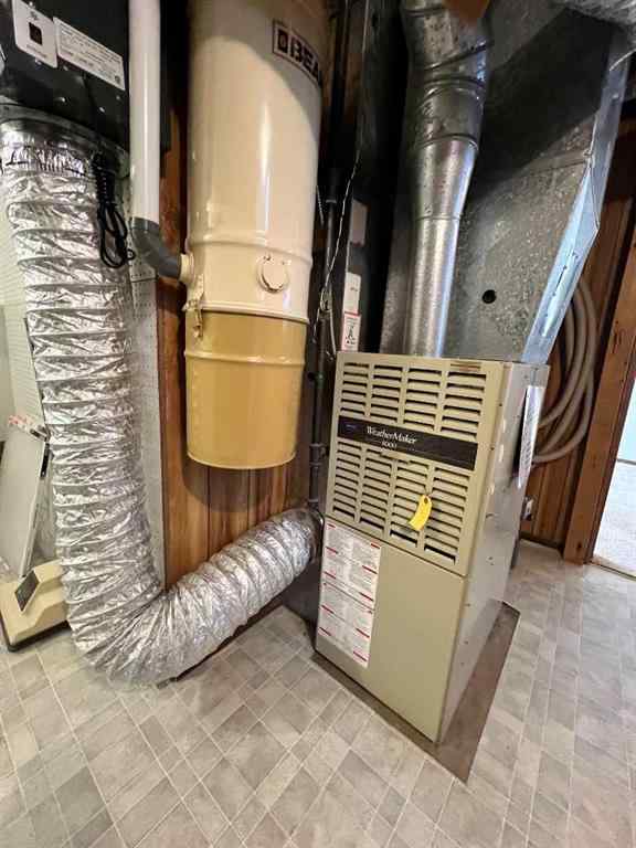 MLS® A2262799 - 5417 52 Street  in Sparling Camrose, Residential