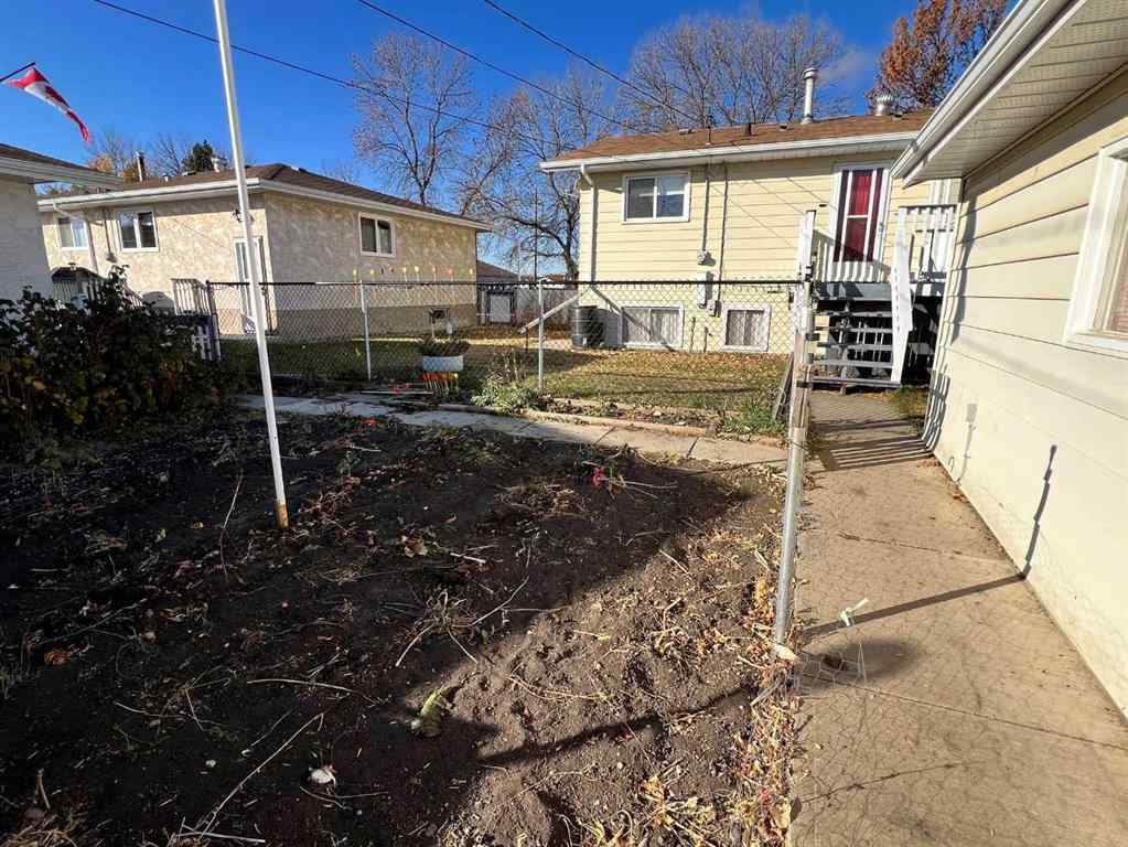 MLS® A2262799 - 5417 52 Street  in Sparling Camrose, Residential