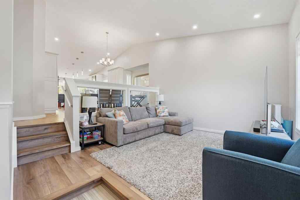 MLS® A2262808 - 31 Applegrove Crescent SE in Applewood Park Calgary, Residential