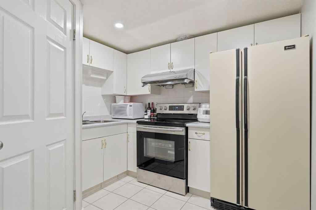 MLS® A2262808 - 31 Applegrove Crescent SE in Applewood Park Calgary, Residential