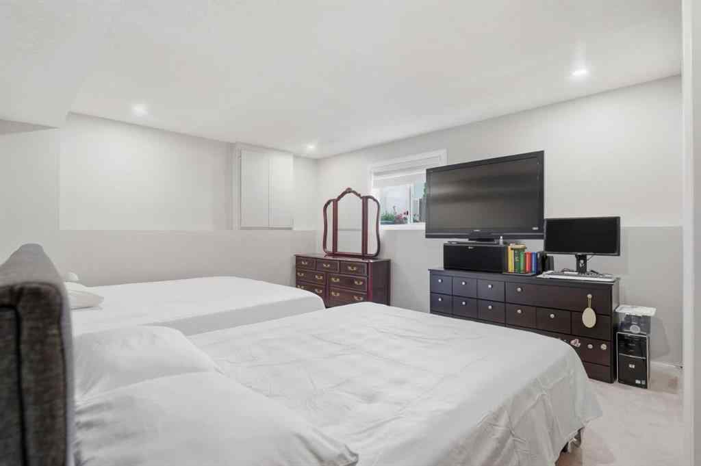 MLS® A2262808 - 31 Applegrove Crescent SE in Applewood Park Calgary, Residential