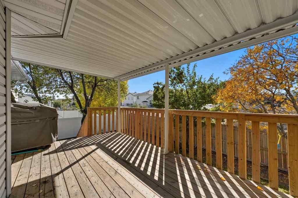 MLS® A2262808 - 31 Applegrove Crescent SE in Applewood Park Calgary, Residential