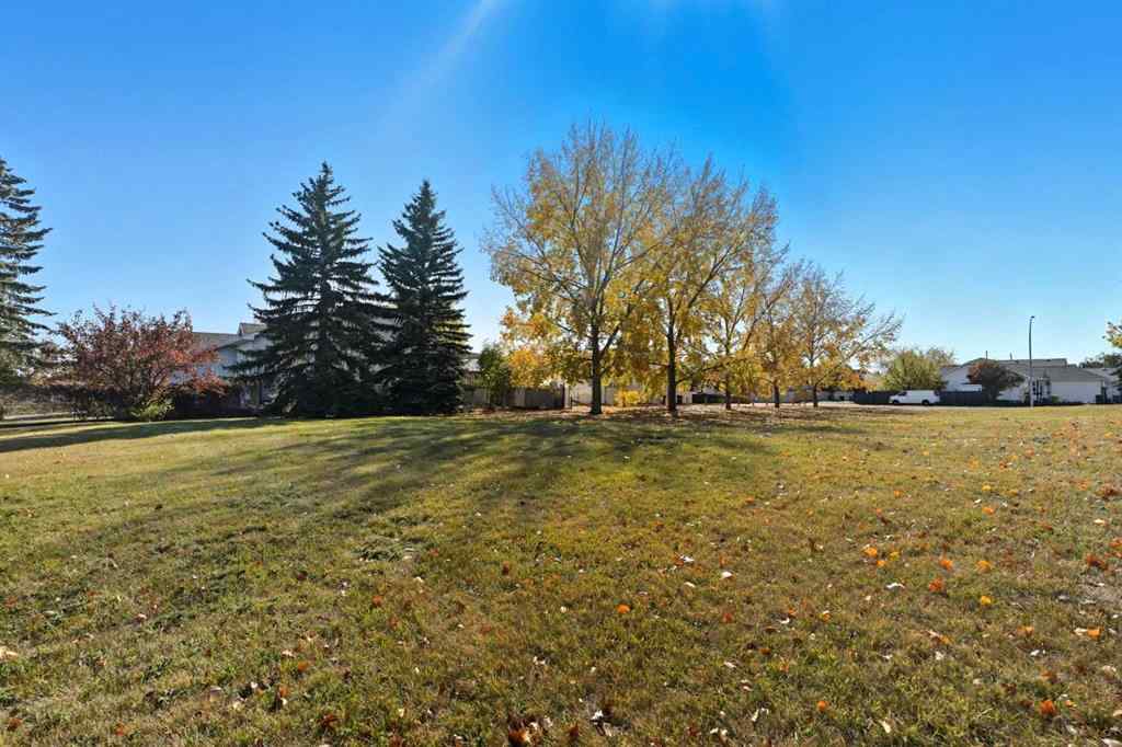 MLS® A2262808 - 31 Applegrove Crescent SE in Applewood Park Calgary, Residential