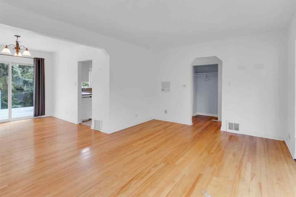 MLS® A2262810 - 2412 22 Street NW in Banff Trail Calgary, Residential