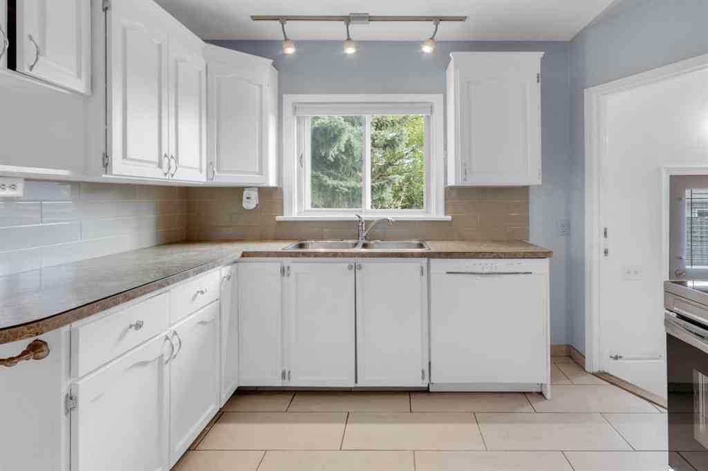 MLS® A2262810 - 2412 22 Street NW in Banff Trail Calgary, Residential