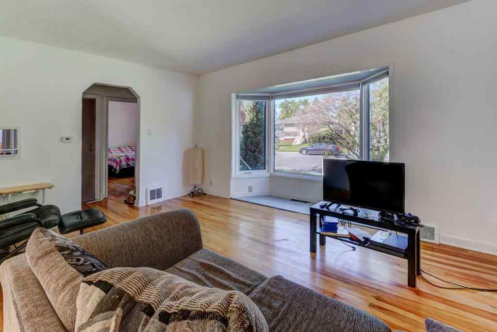 MLS® A2262810 - 2412 22 Street NW in Banff Trail Calgary, Residential