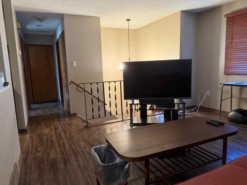 MLS® A2262813 - 103 7 Avenue SE   in Bankview Drumheller, Residential