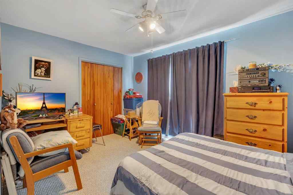 MLS® A2262817 - 8128 Bowglen Crescent NW in Bowness Calgary, Residential