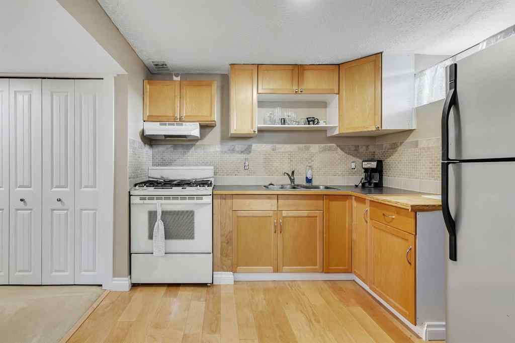 MLS® A2262817 - 8128 Bowglen Crescent NW in Bowness Calgary, Residential