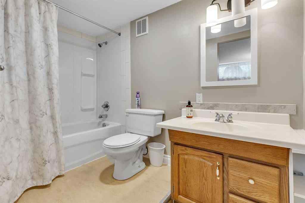 MLS® A2262817 - 8128 Bowglen Crescent NW in Bowness Calgary, Residential