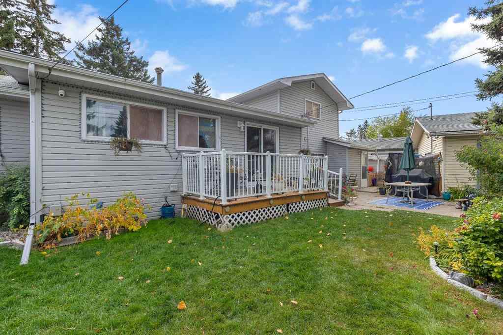 MLS® A2262817 - 8128 Bowglen Crescent NW in Bowness Calgary, Residential