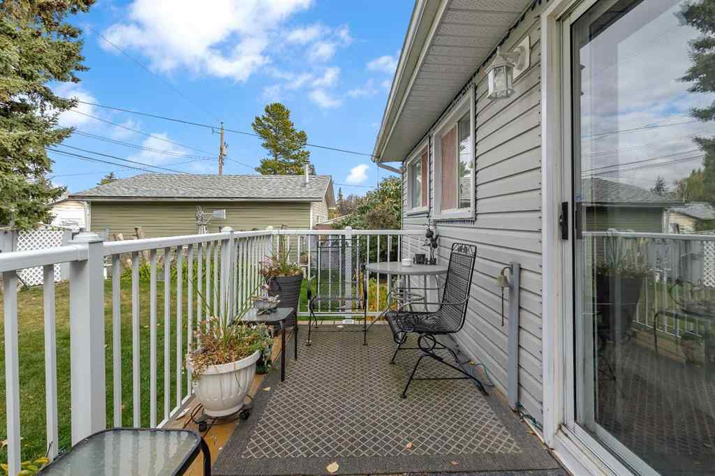 MLS® A2262817 - 8128 Bowglen Crescent NW in Bowness Calgary, Residential