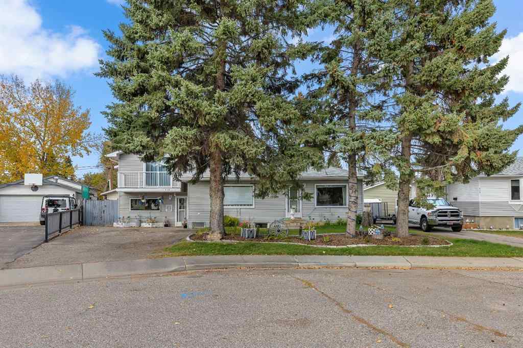 MLS® A2262817 - 8128 Bowglen Crescent NW in Bowness Calgary, Residential