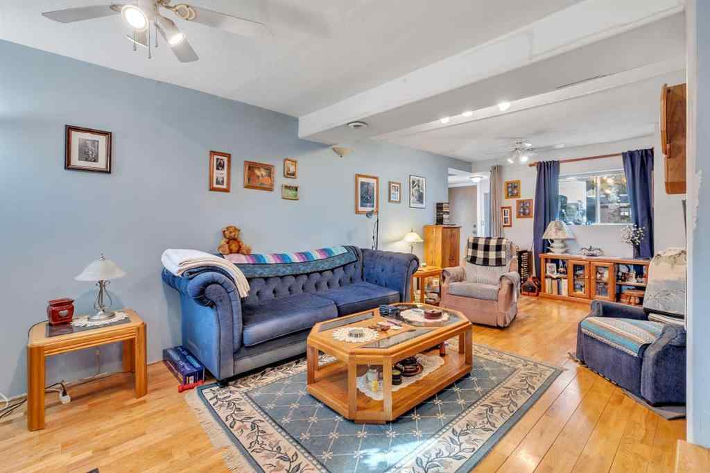 MLS® A2262817 - 8128 Bowglen Crescent NW in Bowness Calgary, Residential