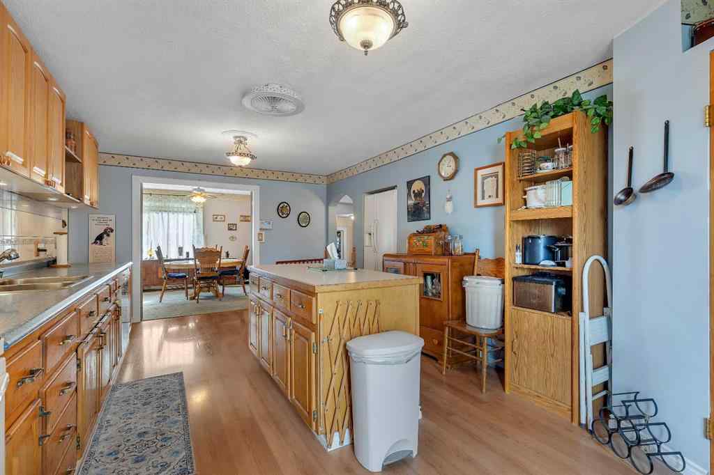 MLS® A2262817 - 8128 Bowglen Crescent NW in Bowness Calgary, Residential