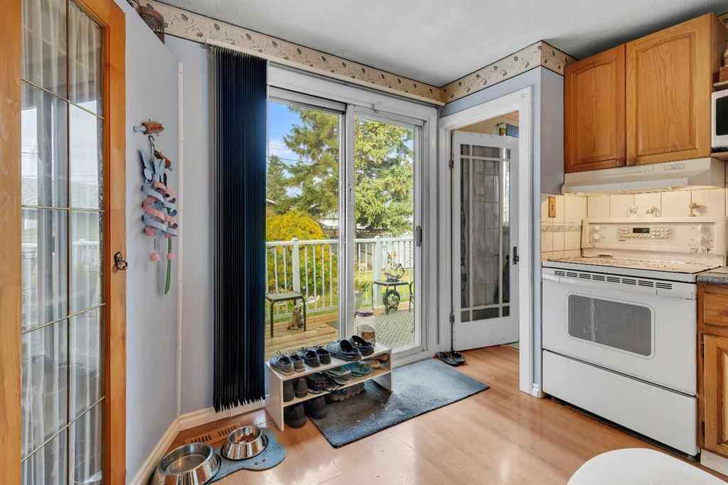 MLS® A2262817 - 8128 Bowglen Crescent NW in Bowness Calgary, Residential