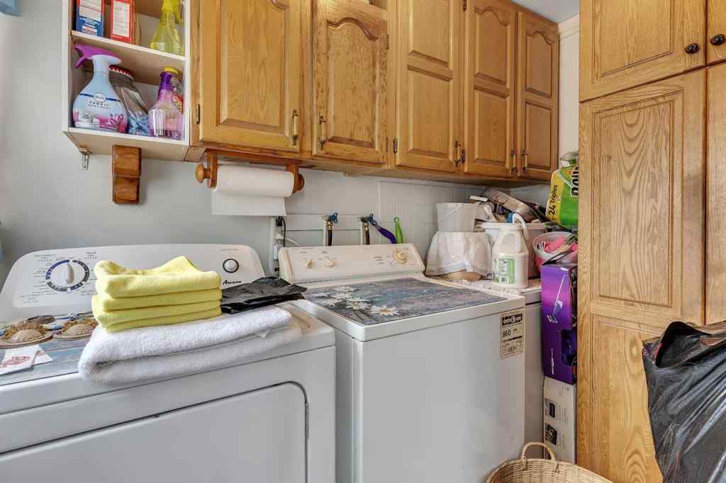 MLS® A2262817 - 8128 Bowglen Crescent NW in Bowness Calgary, Residential