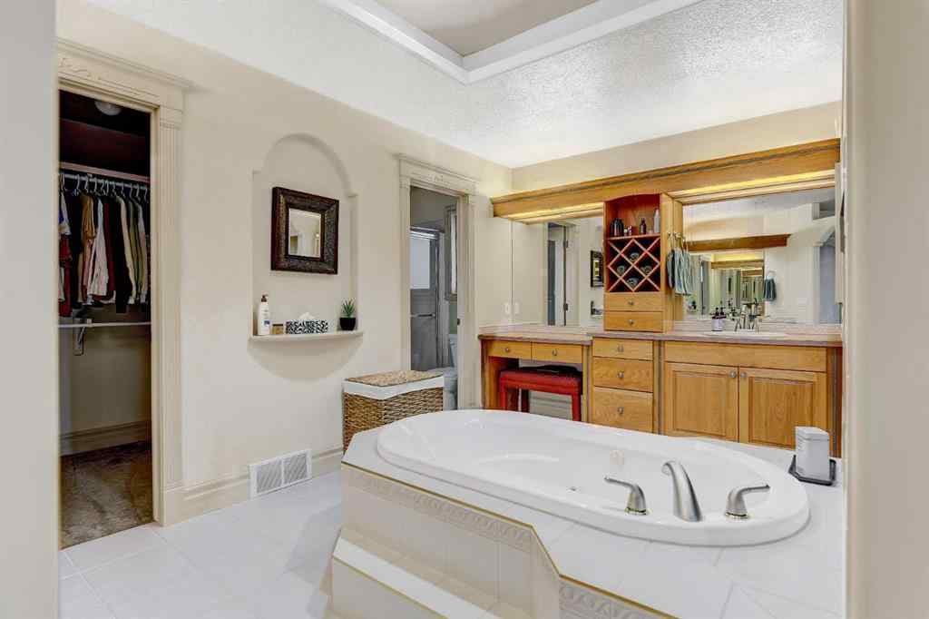 MLS® A2262827 - 4805 93 Street  in Wedgewood Wedgewood, Residential