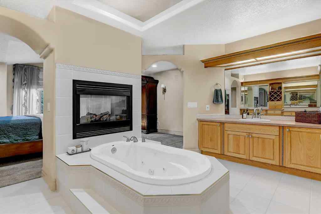 MLS® A2262827 - 4805 93 Street  in Wedgewood Wedgewood, Residential