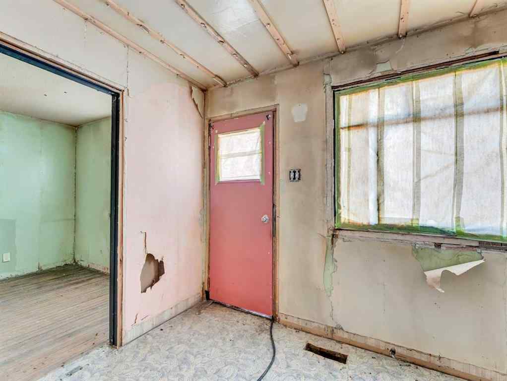 MLS® A2262837 - 640 Pottery Street SE in River Flats Medicine Hat, Residential