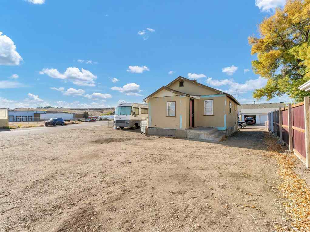 MLS® A2262837 - 640 Pottery Street SE in River Flats Medicine Hat, Residential