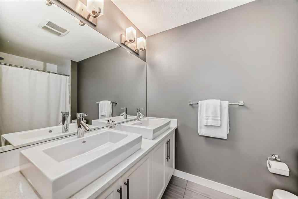 MLS® A2262855 - 288 Rainbow Falls Green  in Rainbow Falls Chestermere, Residential