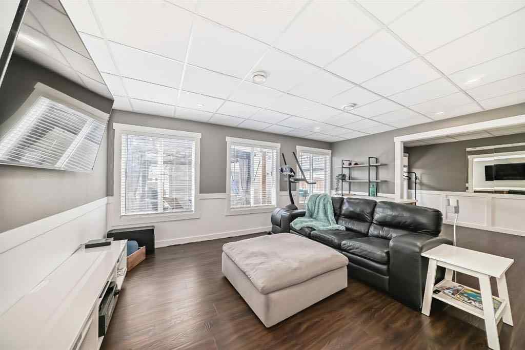 MLS® A2262855 - 288 Rainbow Falls Green  in Rainbow Falls Chestermere, Residential