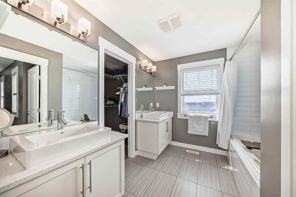 MLS® A2262855 - 288 Rainbow Falls Green  in Rainbow Falls Chestermere, Residential