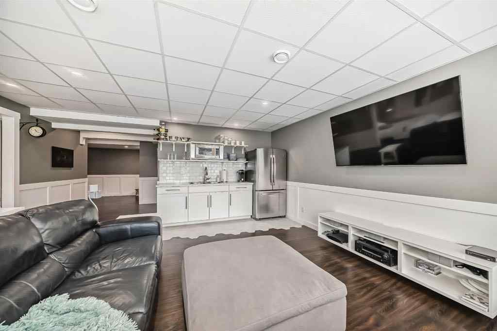 MLS® A2262855 - 288 Rainbow Falls Green  in Rainbow Falls Chestermere, Residential