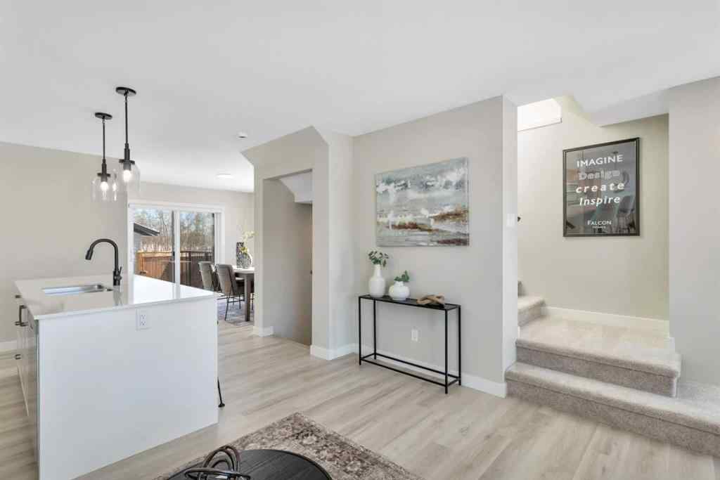 MLS® A2262884 - 136 Crestview Boulevard  in Crestview Sylvan Lake, Residential