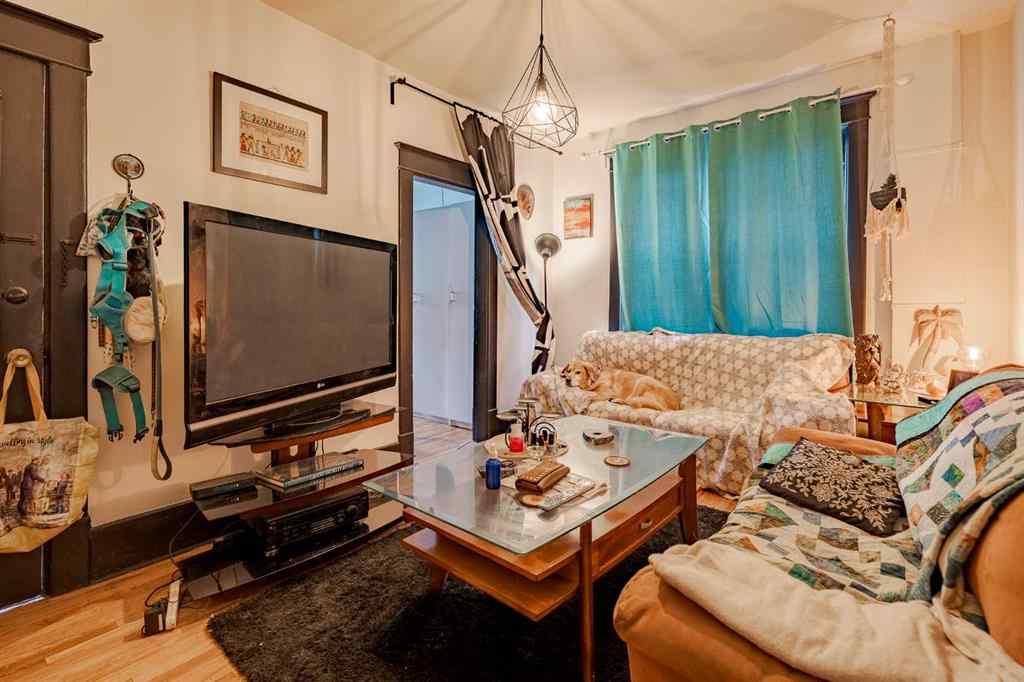 MLS® A2262885 - 222 15 Street NW in Hillhurst Calgary, Residential