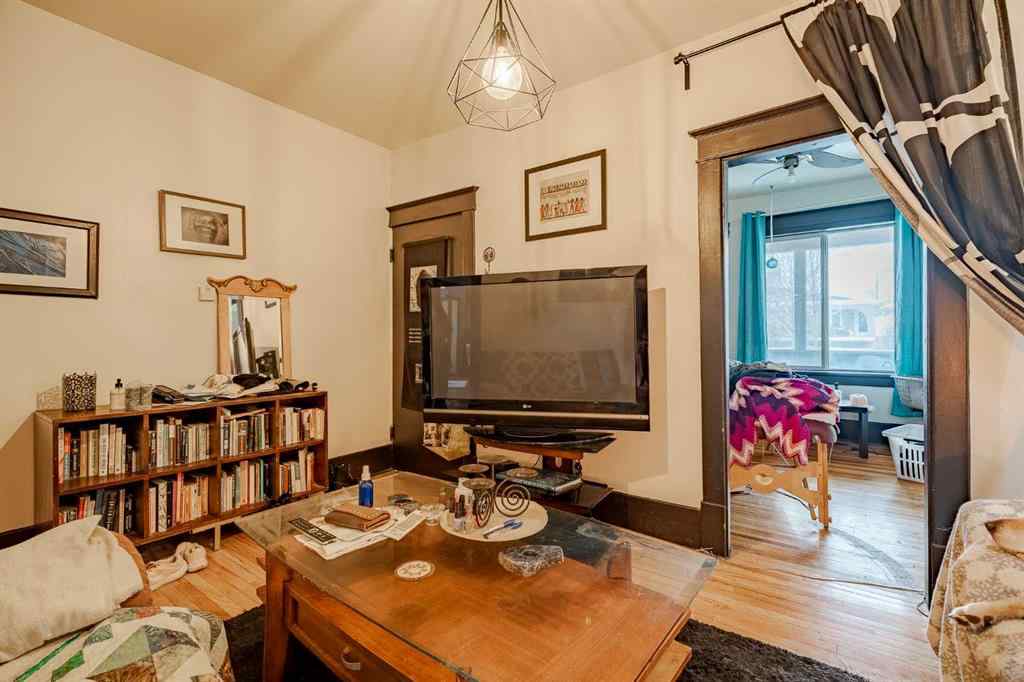 MLS® A2262885 - 222 15 Street NW in Hillhurst Calgary, Residential