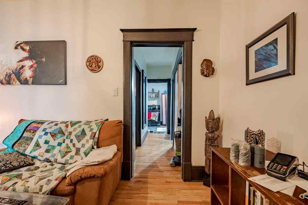 MLS® A2262885 - 222 15 Street NW in Hillhurst Calgary, Residential