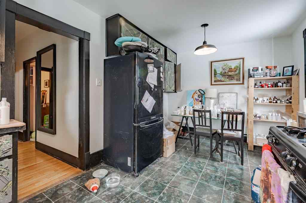 MLS® A2262885 - 222 15 Street NW in Hillhurst Calgary, Residential