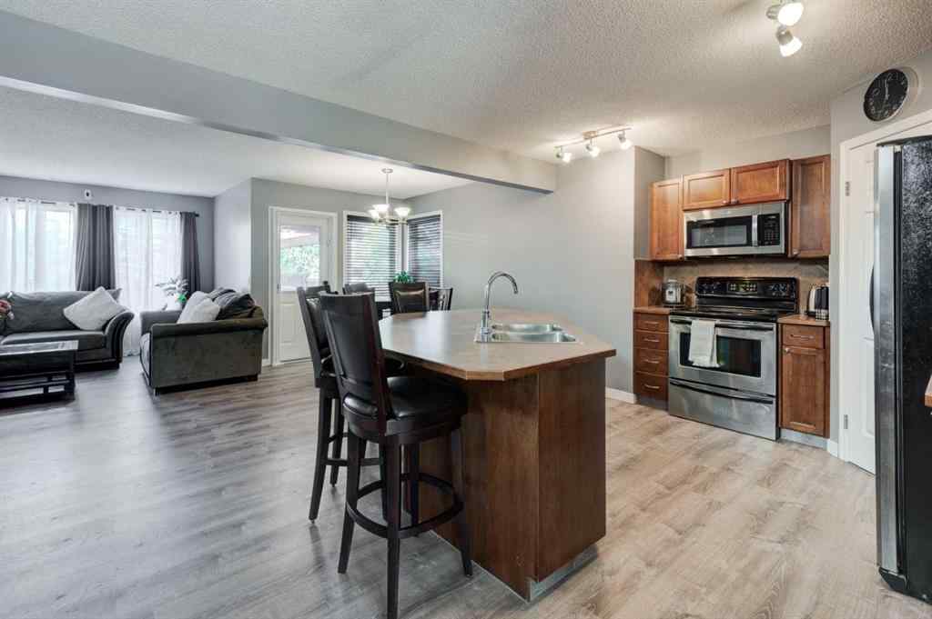 MLS® A2262887 - 30 Everoak Gardens SW in Evergreen Calgary, Residential