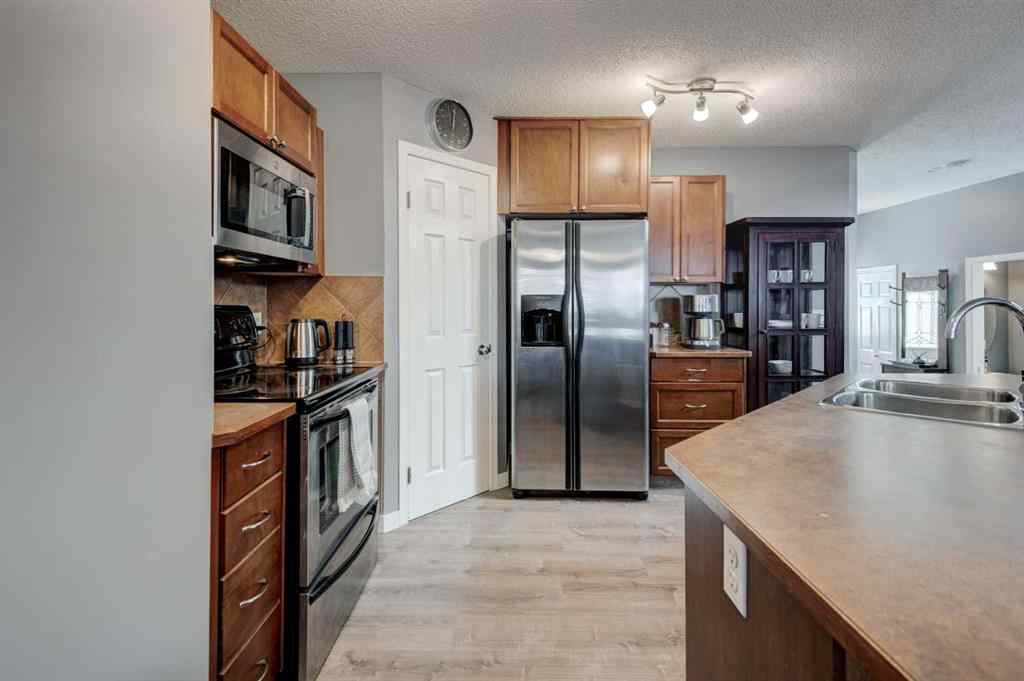 MLS® A2262887 - 30 Everoak Gardens SW in Evergreen Calgary, Residential