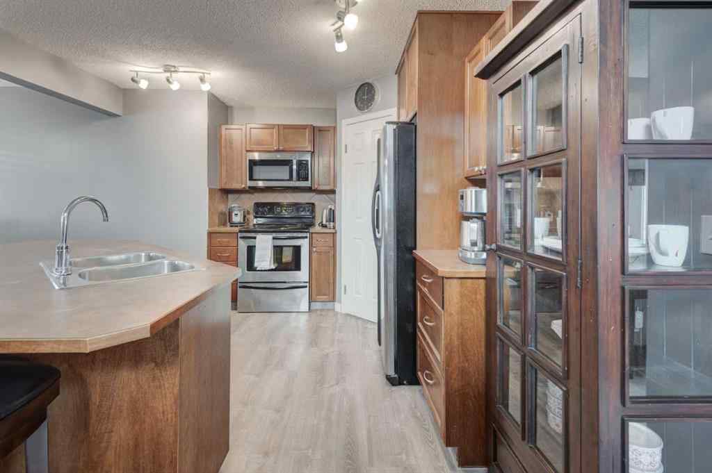 MLS® A2262887 - 30 Everoak Gardens SW in Evergreen Calgary, Residential