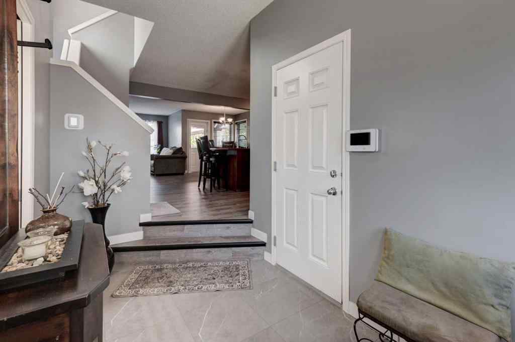 MLS® A2262887 - 30 Everoak Gardens SW in Evergreen Calgary, Residential