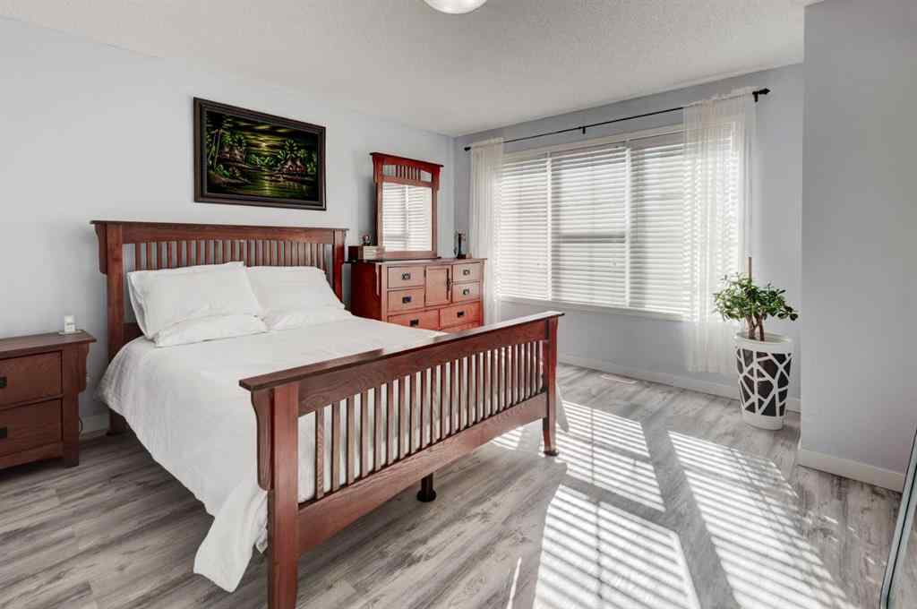 MLS® A2262887 - 30 Everoak Gardens SW in Evergreen Calgary, Residential