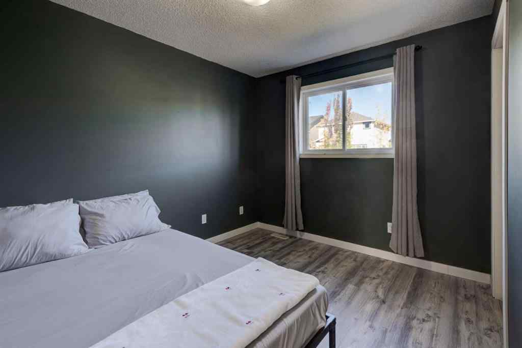 MLS® A2262887 - 30 Everoak Gardens SW in Evergreen Calgary, Residential