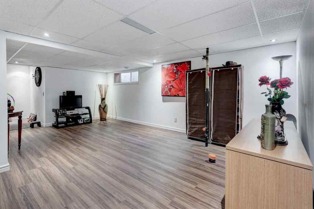 MLS® A2262887 - 30 Everoak Gardens SW in Evergreen Calgary, Residential