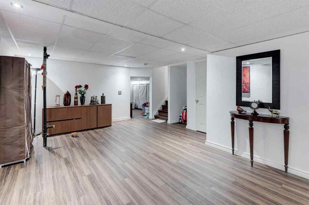 MLS® A2262887 - 30 Everoak Gardens SW in Evergreen Calgary, Residential