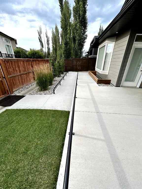 MLS® A2262888 - 108 Gateway Mews  S in Fairmont Lethbridge, Residential