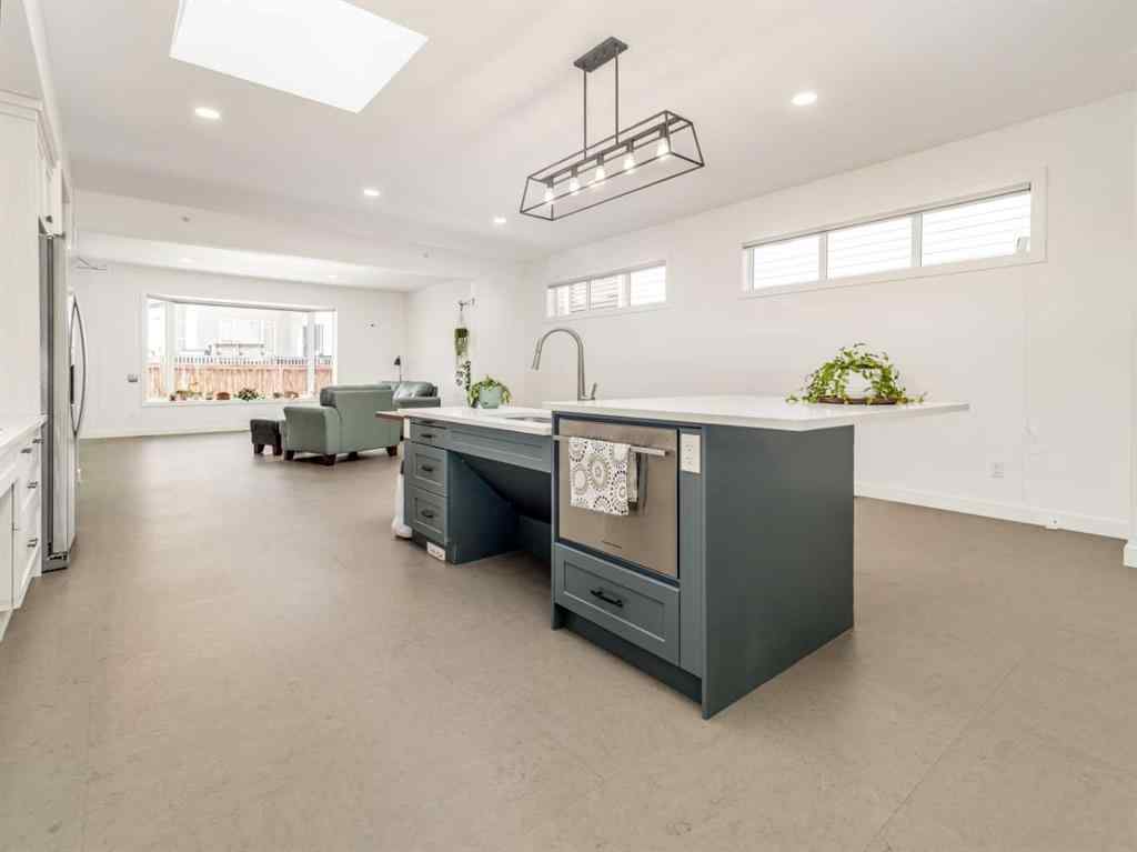 MLS® A2262888 - 108 Gateway Mews  S in Fairmont Lethbridge, Residential