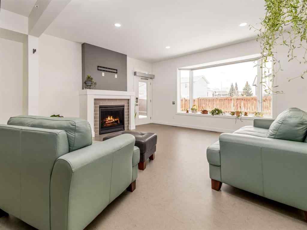 MLS® A2262888 - 108 Gateway Mews  S in Fairmont Lethbridge, Residential