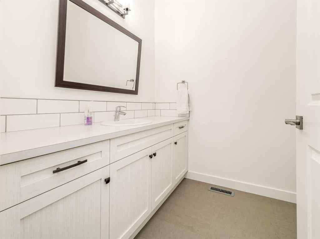 MLS® A2262888 - 108 Gateway Mews  S in Fairmont Lethbridge, Residential