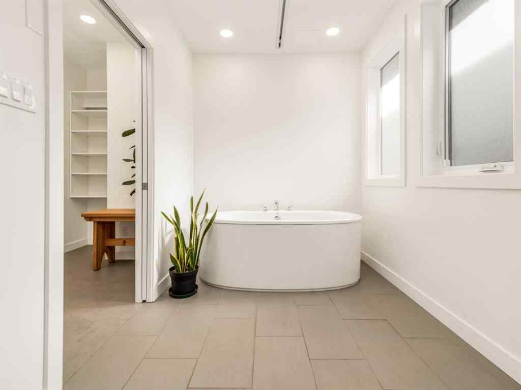 MLS® A2262888 - 108 Gateway Mews  S in Fairmont Lethbridge, Residential