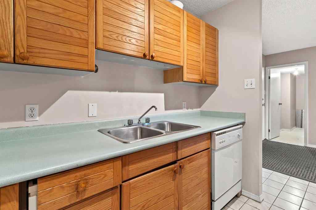 MLS® A2262895 - Unit #704 718 12 Avenue SW in Beltline Calgary, Residential